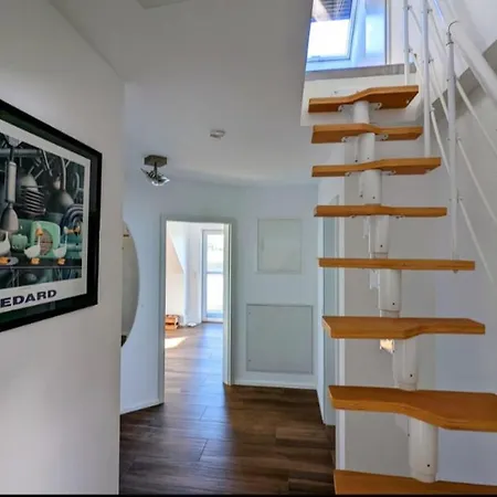 Moderne Landhaus-ferienwohnung Mit Balkon *